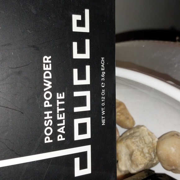 🆕️Doucce Posh Powder Palette Highlighting - Picture 2 of 8
